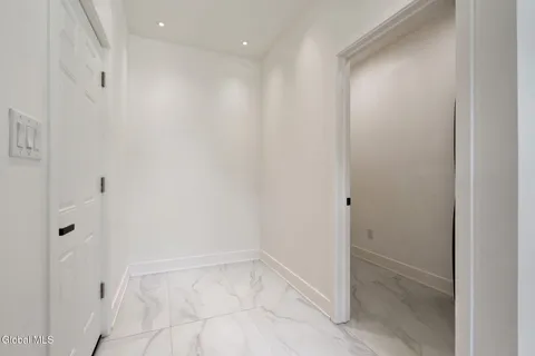 $675,000 | 1 Aspen Circle, Albany, NY 12208