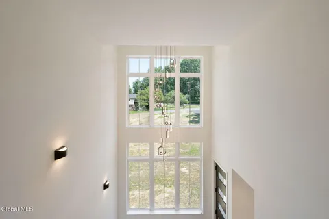 $675,000 | 1 Aspen Circle, Albany, NY 12208