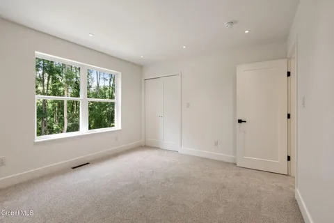 $675,000 | 1 Aspen Circle, Albany, NY 12208