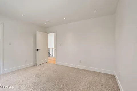 $675,000 | 1 Aspen Circle, Albany, NY 12208