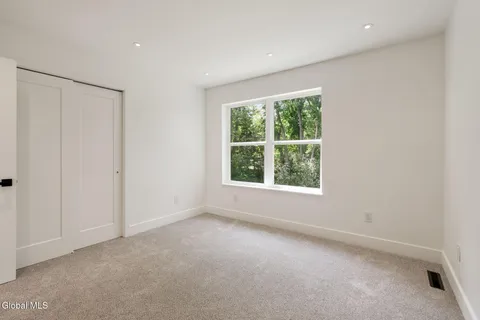 $675,000 | 1 Aspen Circle, Albany, NY 12208