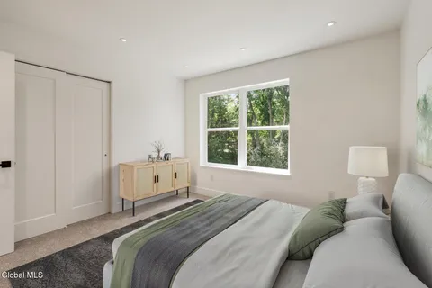 $675,000 | 1 Aspen Circle, Albany, NY 12208