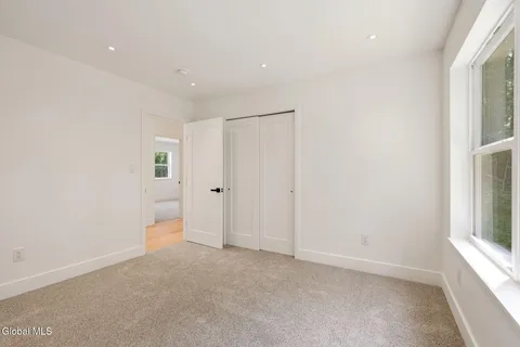 $675,000 | 1 Aspen Circle, Albany, NY 12208