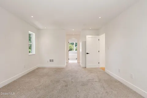 $675,000 | 1 Aspen Circle, Albany, NY 12208