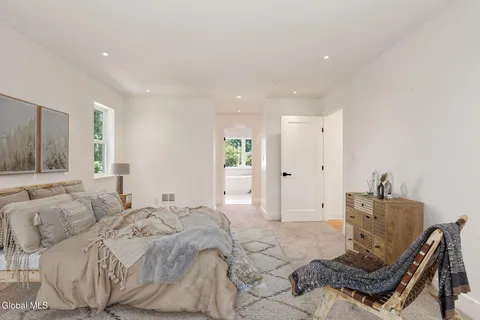 $675,000 | 1 Aspen Circle, Albany, NY 12208