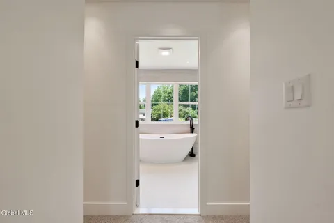 $675,000 | 1 Aspen Circle, Albany, NY 12208