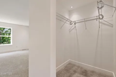 $675,000 | 1 Aspen Circle, Albany, NY 12208