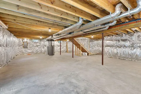 $675,000 | 1 Aspen Circle, Albany, NY 12208