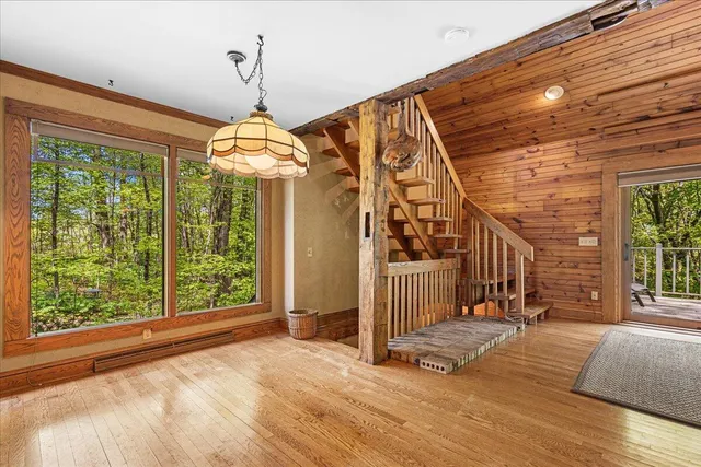 $525,000 | 9561 Maple Tree Road, Farmington, WI 53040