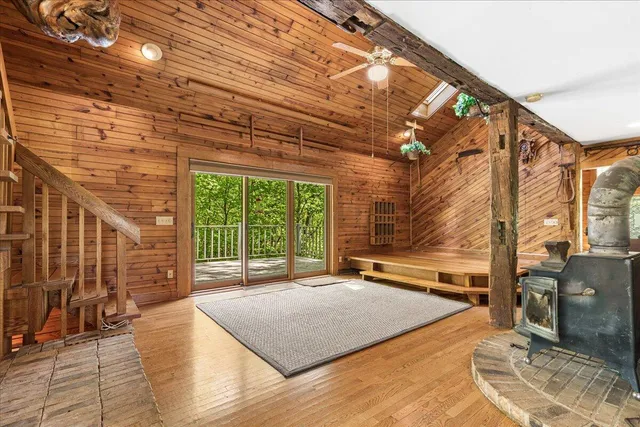 $525,000 | 9561 Maple Tree Road, Farmington, WI 53040