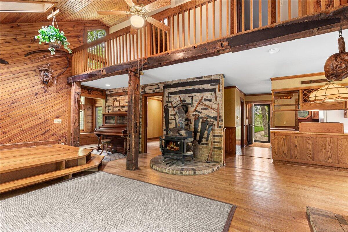 9561 Maple Tree Road Farmington, WI 53040 - Photo 11 of 55 Living Room