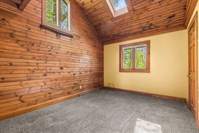 $525,000 | 9561 Maple Tree Road, Farmington, WI 53040