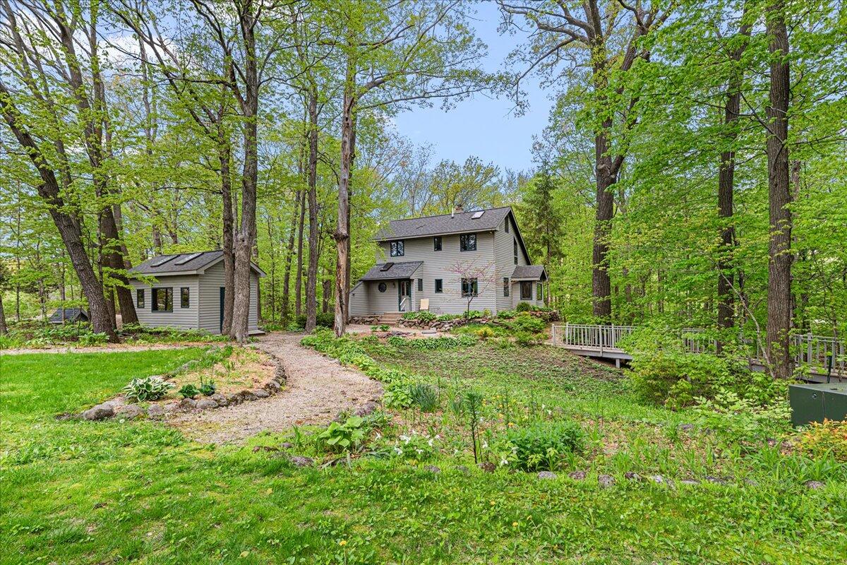 9561 Maple Tree Road Farmington, WI 53040 - Photo 2 of 55 Exterior