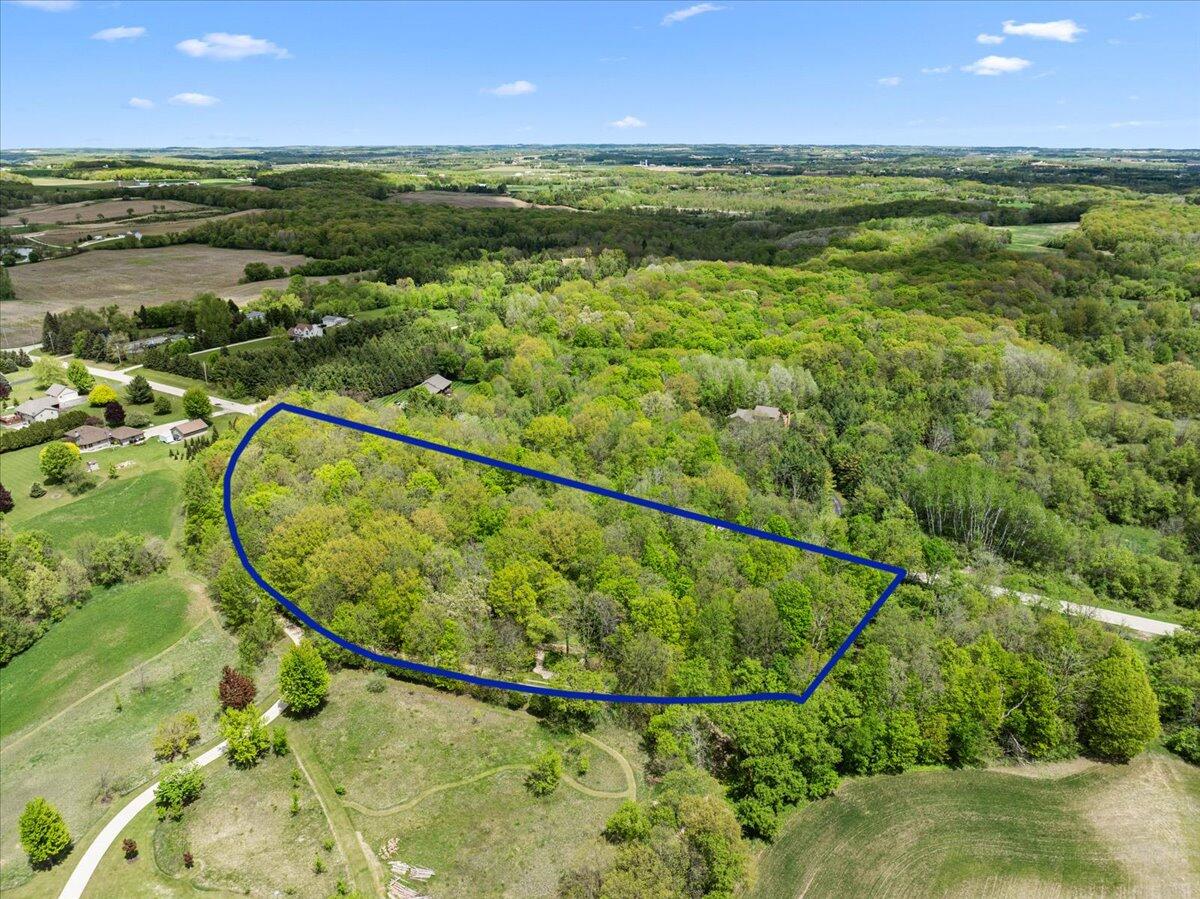 9561 Maple Tree Road Farmington, WI 53040 - Photo 45 of 55 Approximate Lot Lines