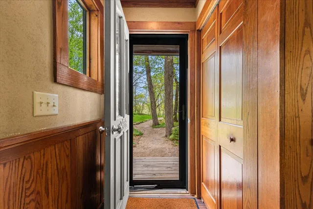 $525,000 | 9561 Maple Tree Road, Farmington, WI 53040