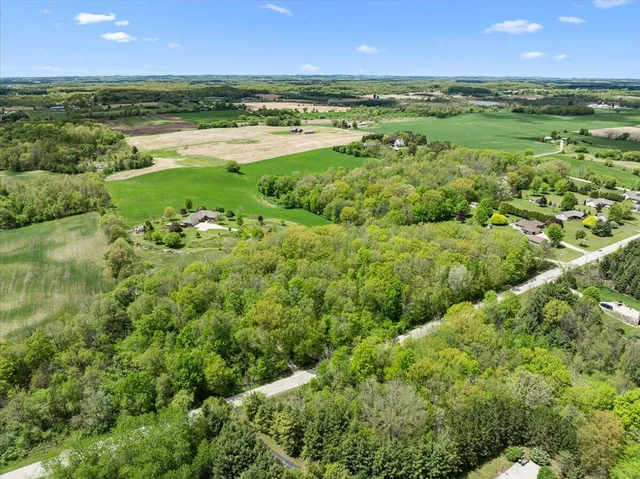 $525,000 | 9561 Maple Tree Road, Farmington, WI 53040