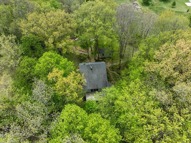 $525,000 | 9561 Maple Tree Road, Farmington, WI 53040