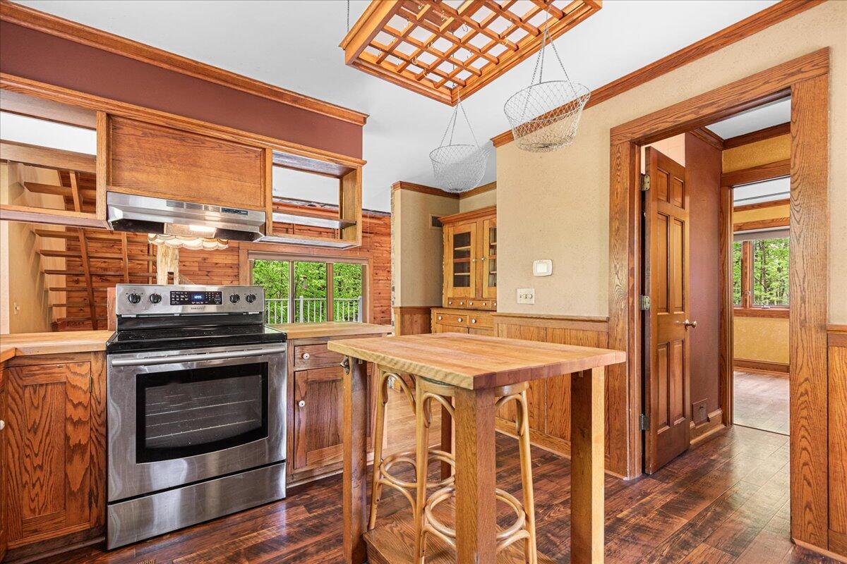 9561 Maple Tree Road Farmington, WI 53040 - Photo 5 of 55 Kitchen