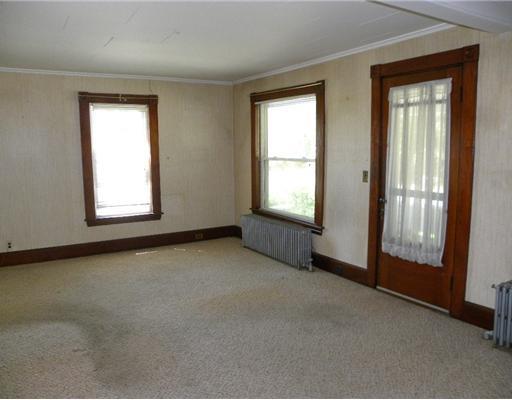 1260 Hotel Road Auburn, ME 04210 - Photo 9 of 14 Living Room.