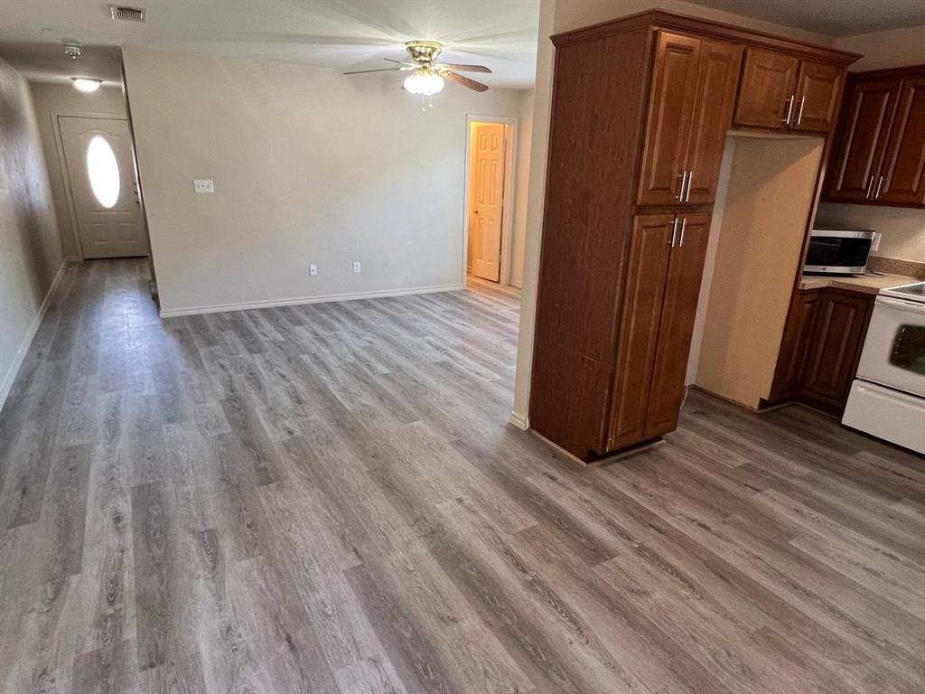 931 Parkplace Ridge Princeton, TX 75407 - Photo 6 of 25 Gallery Image 6