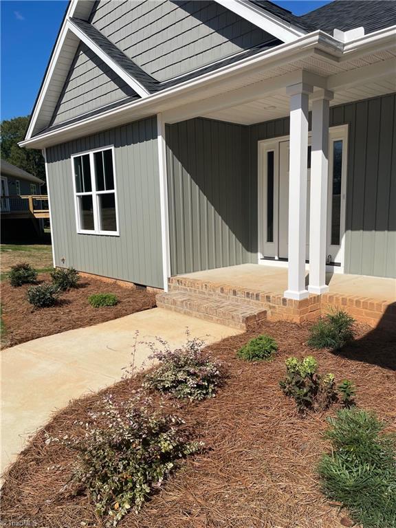 2123 Waterford Pointe Road Lexington, NC 27292 - Photo 18 of 24 Approaching home.
