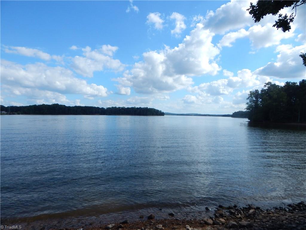 2123 Waterford Pointe Road Lexington, NC 27292 - Photo 23 of 24 Year round beauty and pleasure at North Carolina's 2nd largest lake.