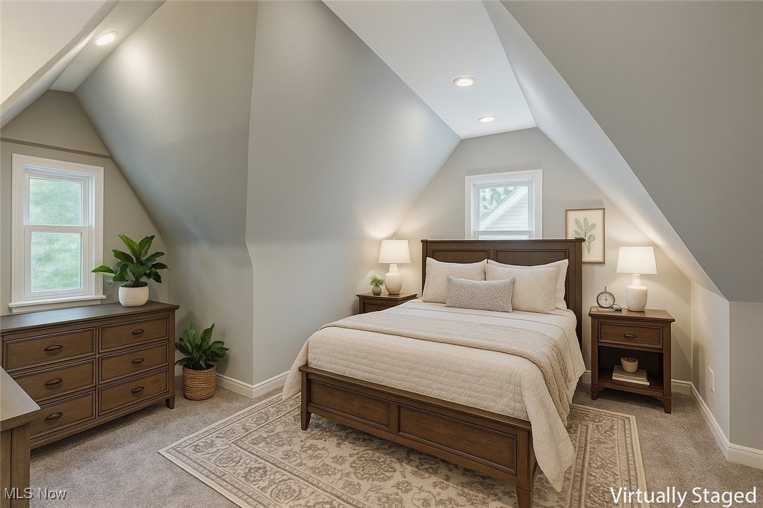 2431 Queenston Road Cleveland, OH 44118 - Photo 17 of 31