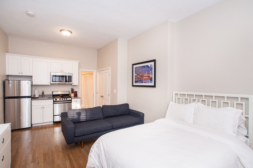 102 Chandler Street, Unit 2 Boston, MA 02116 - Photo 7 of 8