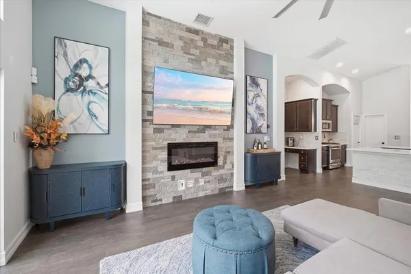 $789,000 | 15526 Starling Crossing Drive, Lithia, FL 33547