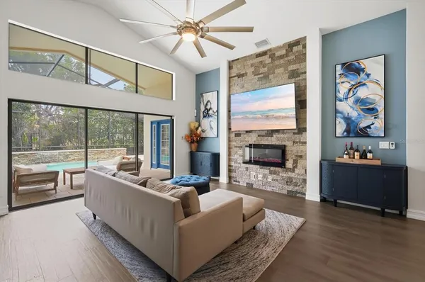 $789,000 | 15526 Starling Crossing Drive, Lithia, FL 33547