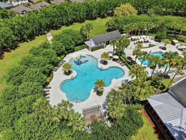 $789,000 | 15526 Starling Crossing Drive, Lithia, FL 33547