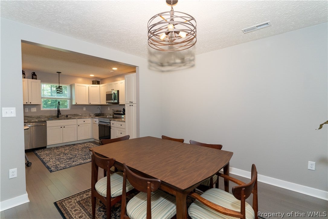 1108 Riverside Drive Lanexa, VA 23089 - Photo 7 of 21 Gallery Image 7