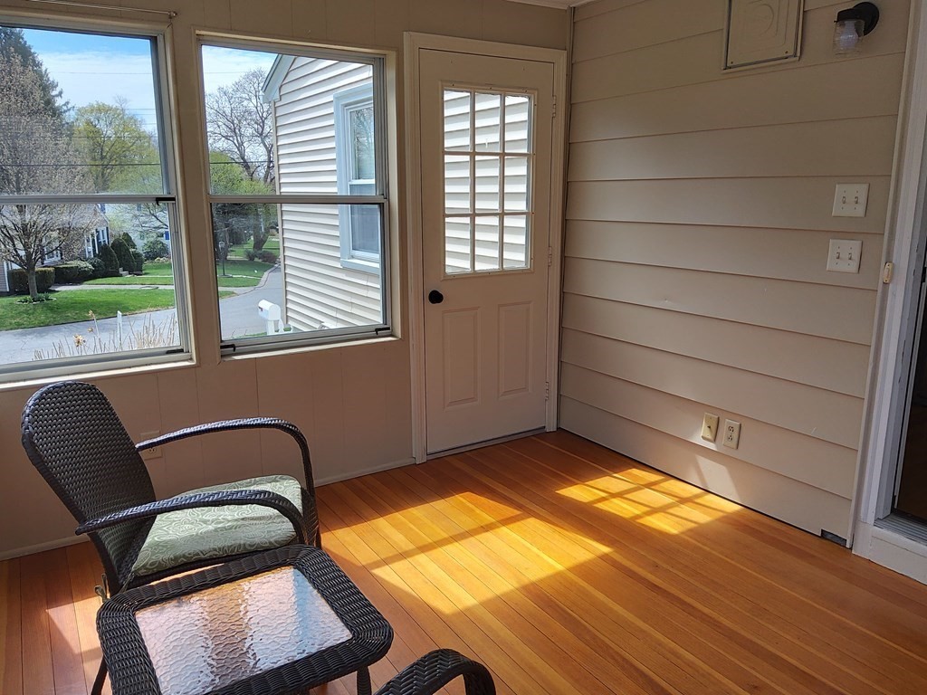 29 Gates Road Shrewsbury, MA 01545 - Photo 4 of 39 Gallery Image 4