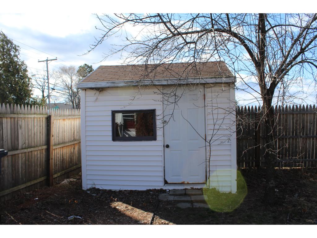 77 Pine Hill Road Nashua, NH 03063 - Photo 3 of 10 Gallery Image 3
