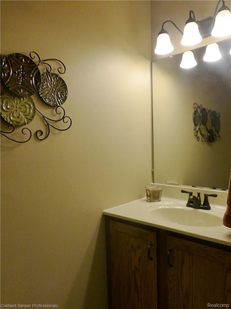 8654 Indian Clarkston, MI 48348 - Photo 21 of 35 17.JPG