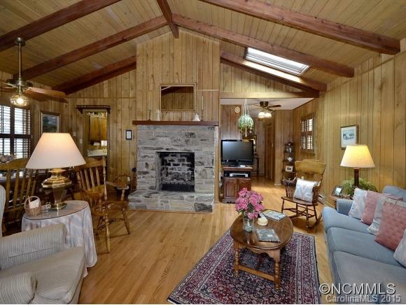 165 Liberty Road Waynesville, NC 28785 - Photo 3 of 19