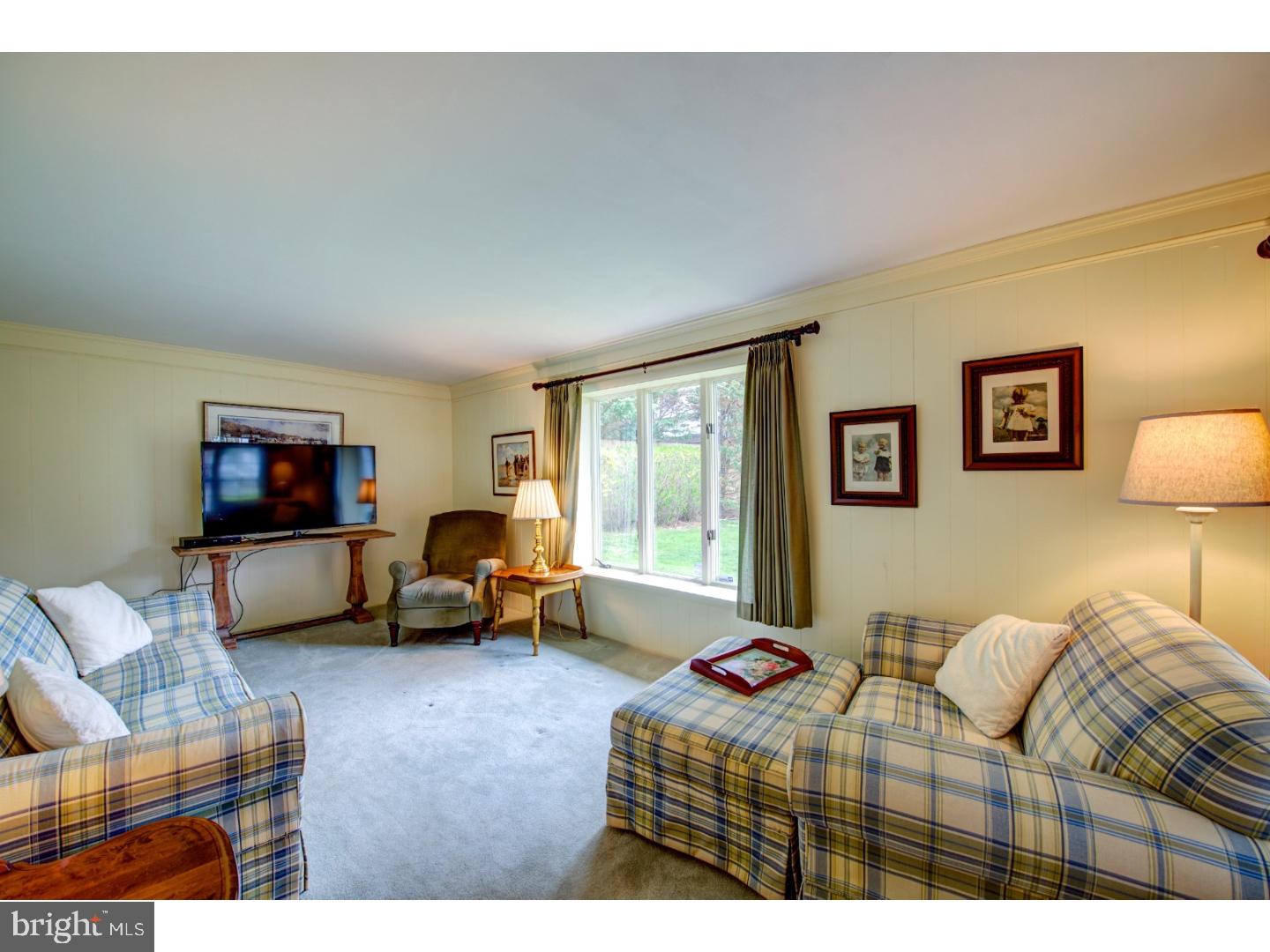202 Pinehurst Road Wilmington, DE 19803 - Photo 15 of 25 Family Room
