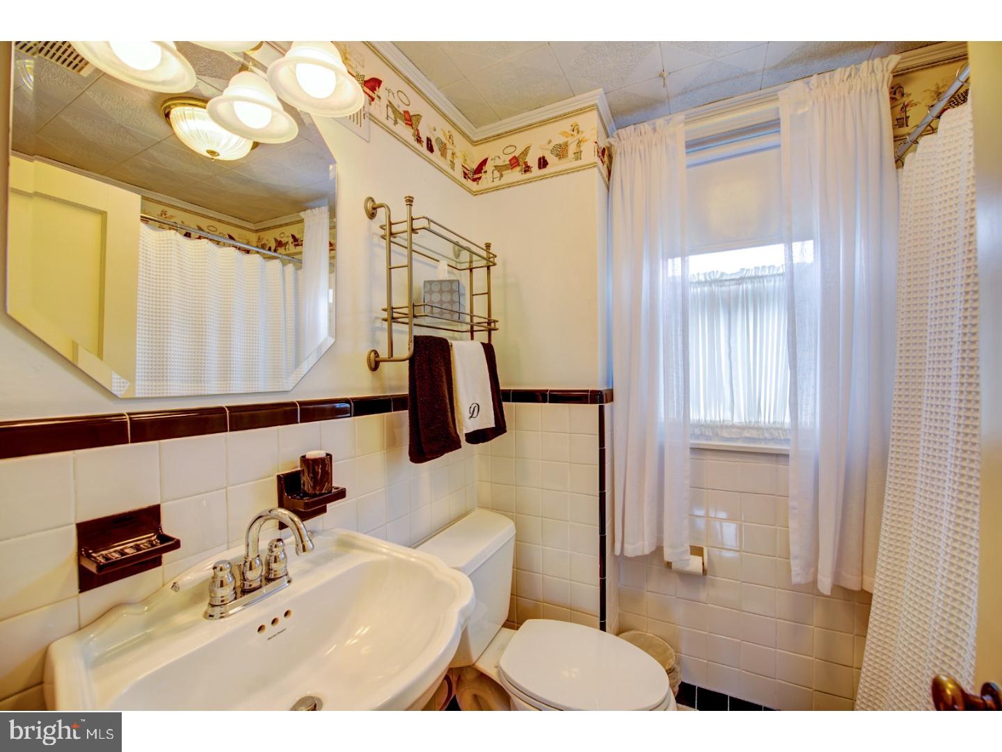 202 Pinehurst Road Wilmington, DE 19803 - Photo 22 of 25 Bathroom