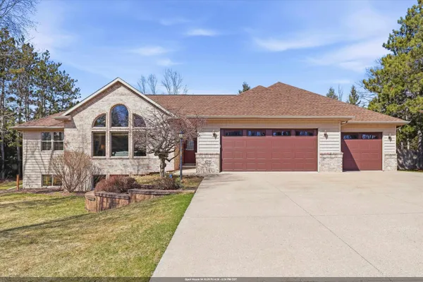 $629,000 | 429 South Pine Grove Lane, Hortonville, WI 54944