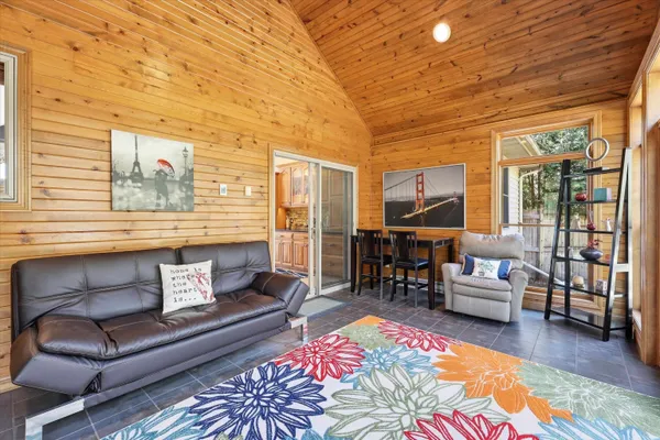 $629,000 | 429 South Pine Grove Lane, Hortonville, WI 54944