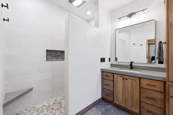 $629,000 | 429 South Pine Grove Lane, Hortonville, WI 54944