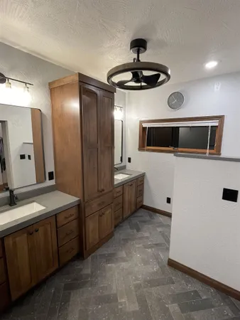 $629,000 | 429 South Pine Grove Lane, Hortonville, WI 54944