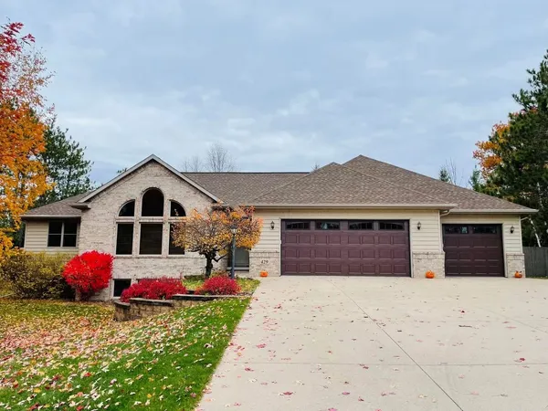 $629,000 | 429 South Pine Grove Lane, Hortonville, WI 54944