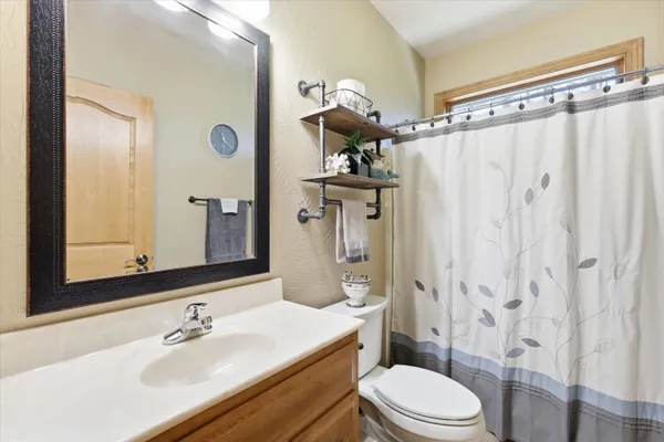 $629,000 | 429 South Pine Grove Lane, Hortonville, WI 54944