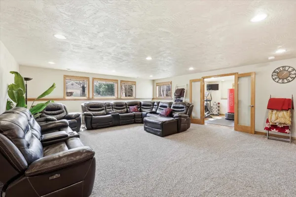 $629,000 | 429 South Pine Grove Lane, Hortonville, WI 54944