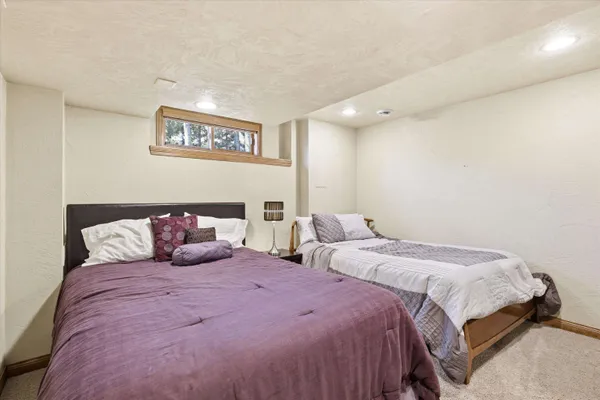 $629,000 | 429 South Pine Grove Lane, Hortonville, WI 54944