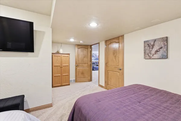 $629,000 | 429 South Pine Grove Lane, Hortonville, WI 54944