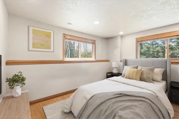 $629,000 | 429 South Pine Grove Lane, Hortonville, WI 54944