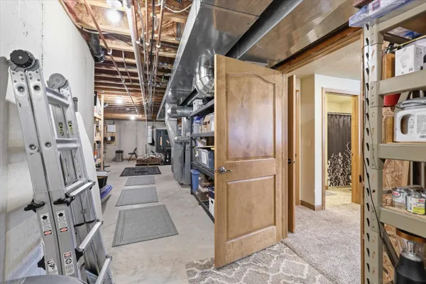 $629,000 | 429 South Pine Grove Lane, Hortonville, WI 54944