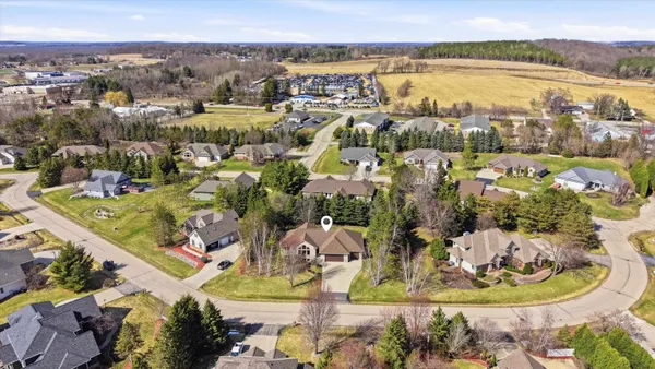 $629,000 | 429 South Pine Grove Lane, Hortonville, WI 54944